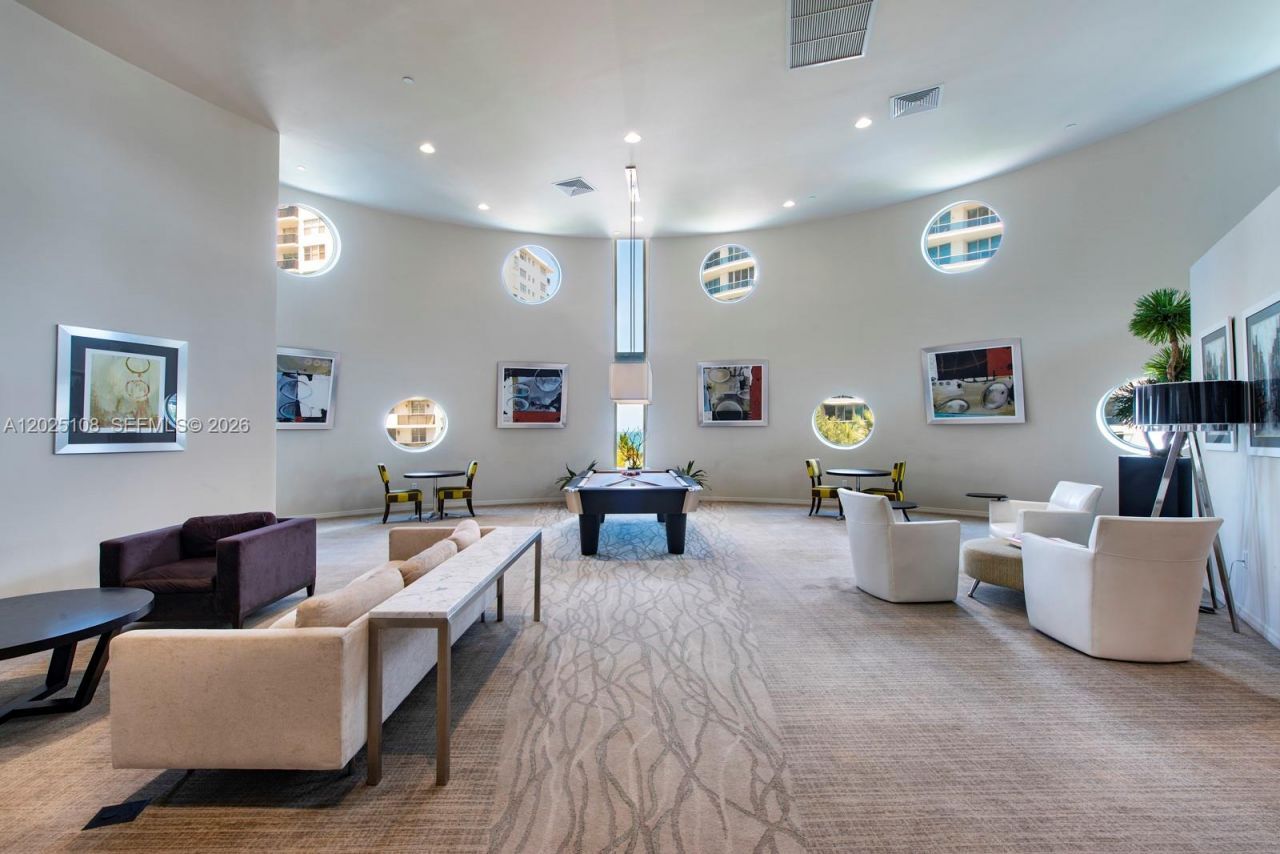 6000 Collins Ave, Unit 108, Miami Beach, FL 33140 Photo