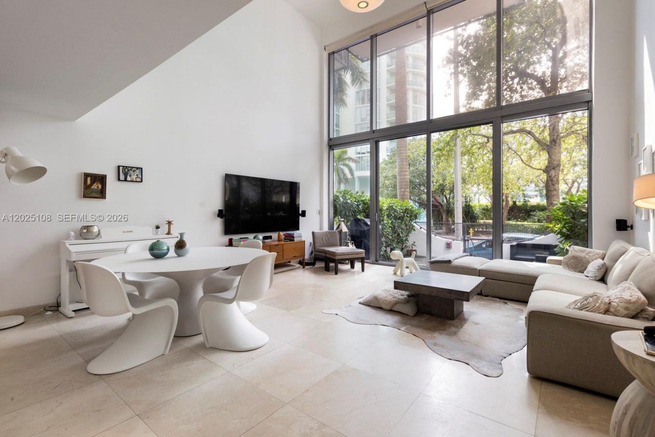 6000 Collins Ave, Unit 108, Miami Beach, FL 33140 Photo