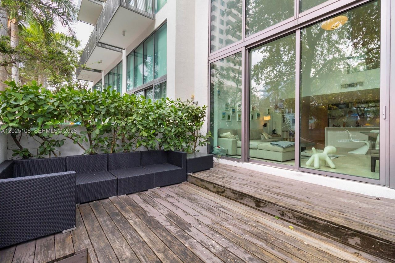 6000 Collins Ave, Unit 108, Miami Beach, FL 33140 Photo