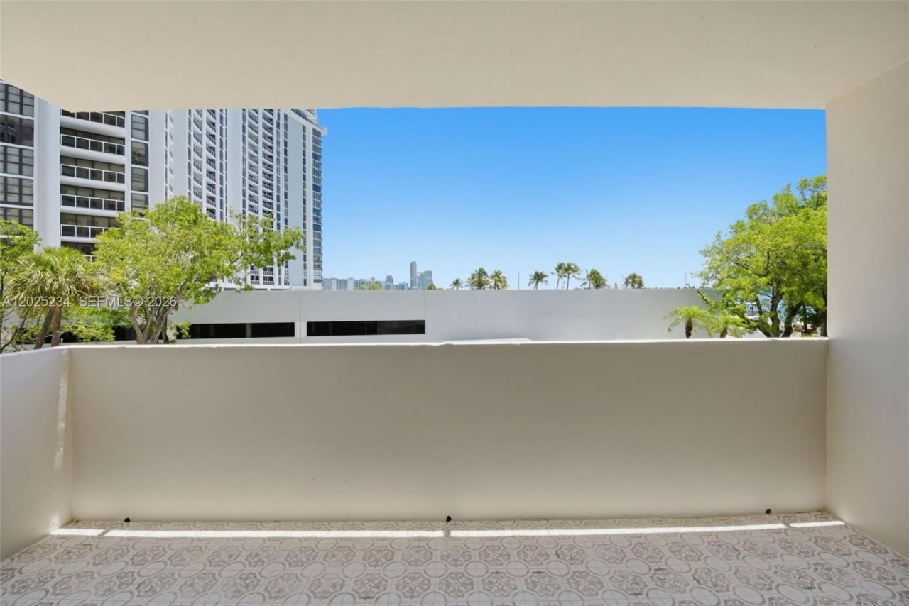 5 Island Ave, Unit 2F, Miami Beach, FL 33139 Photo