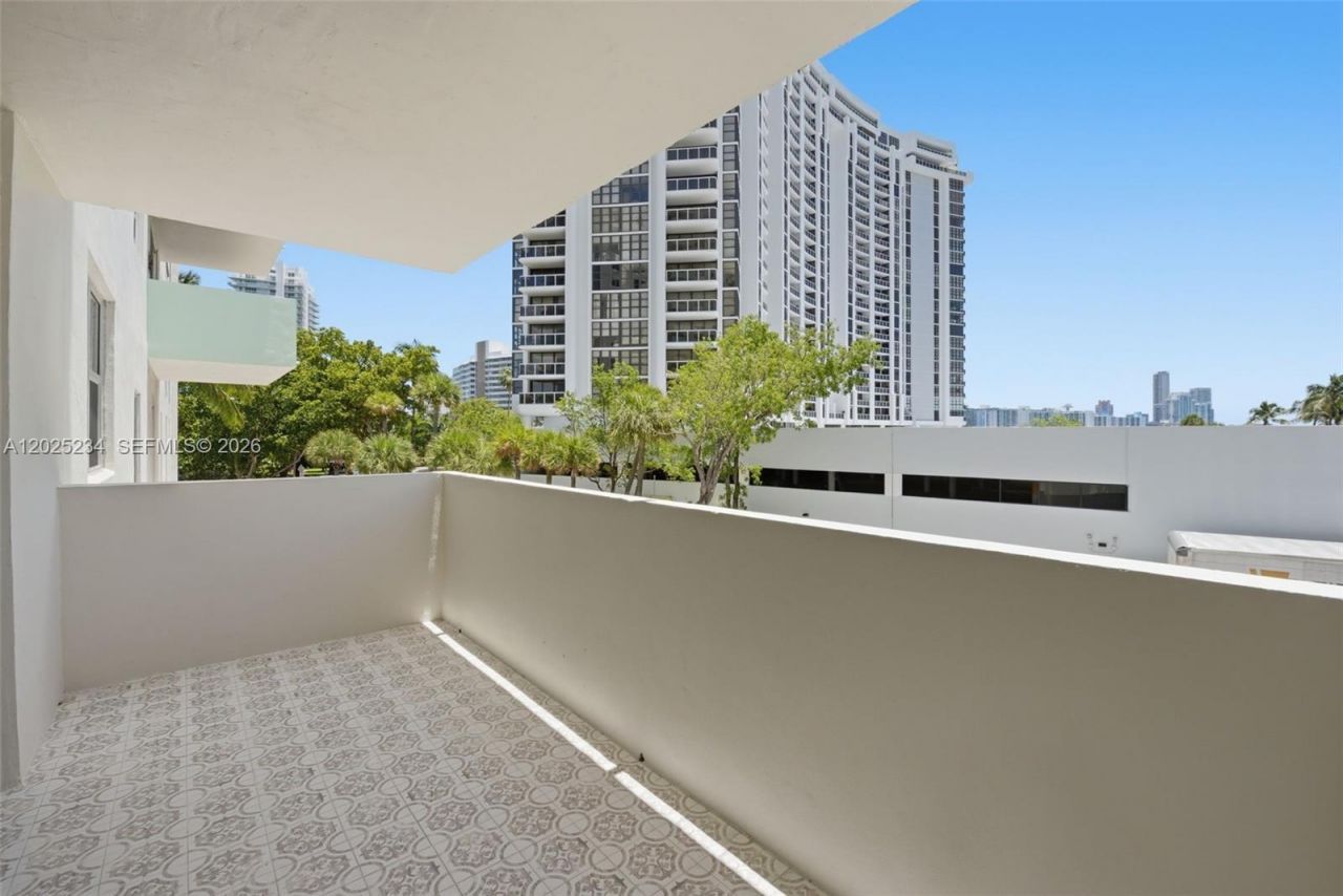 5 Island Ave, Unit 2F, Miami Beach, FL 33139 Photo