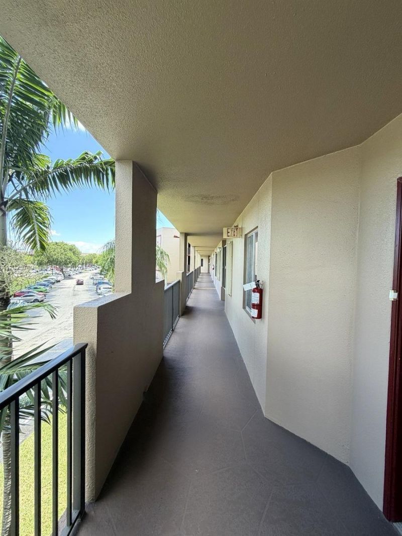 850 SW 138th Ave, Unit 307D, Pembroke Pines, FL 33027 Photo