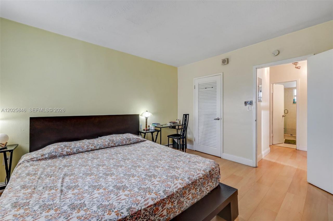 1300 Lincoln Rd , Unit B402, Miami Beach, FL 33139 Photo