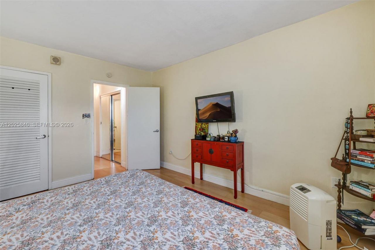 1300 Lincoln Rd , Unit B402, Miami Beach, FL 33139 Photo