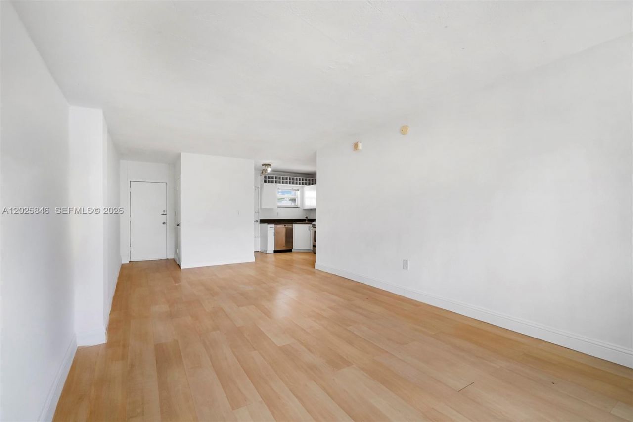 1300 Lincoln Rd , Unit B402, Miami Beach, FL 33139 Photo