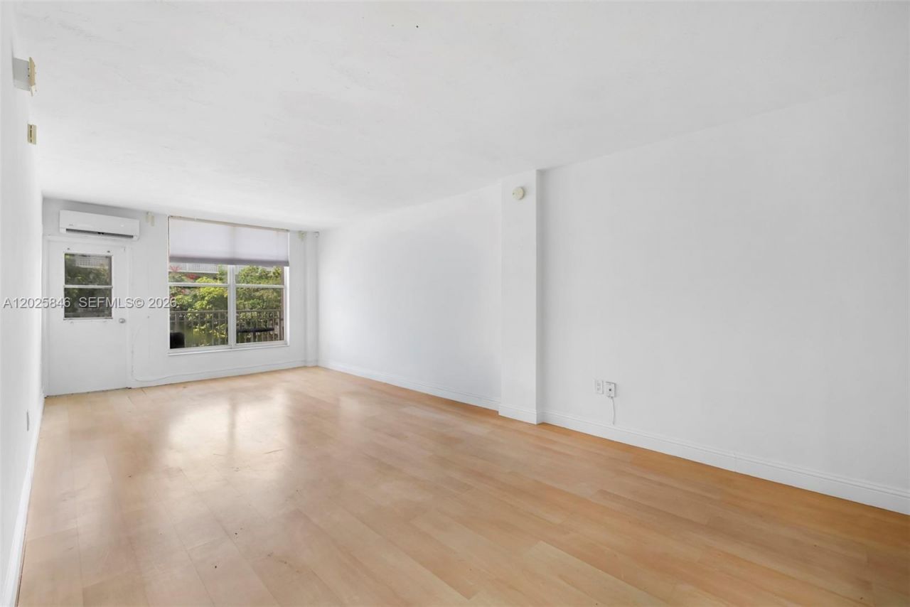 1300 Lincoln Rd , Unit B402, Miami Beach, FL 33139 Photo