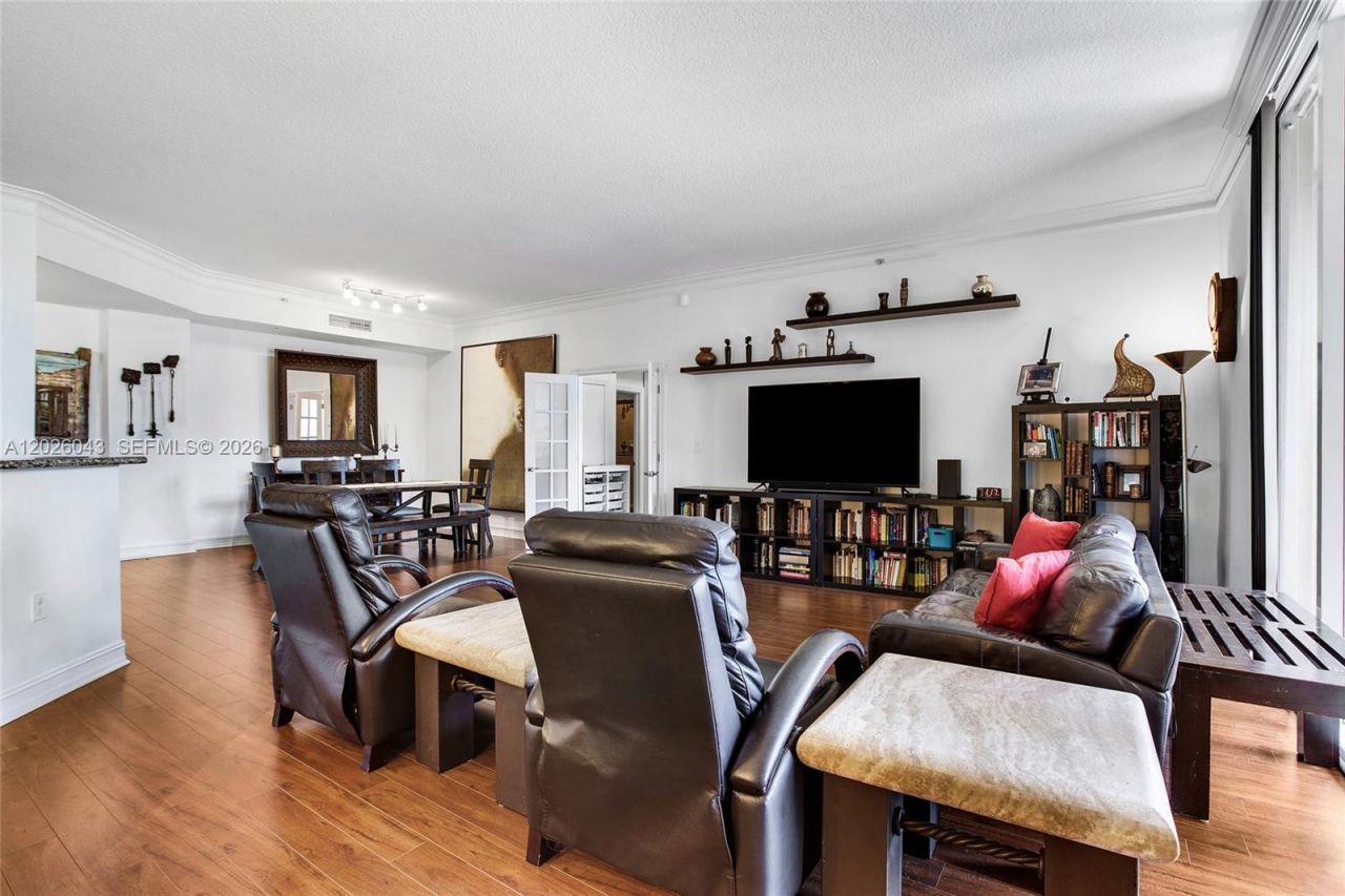 3001 NE 185th St , Unit 610, Aventura, FL 33180 Photo