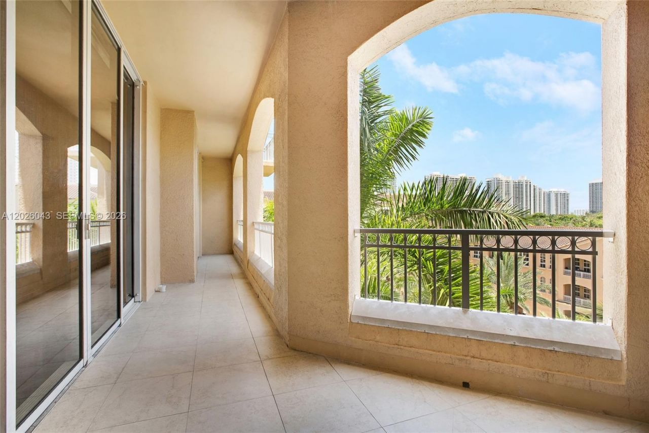 3001 NE 185th St , Unit 610, Aventura, FL 33180 Photo