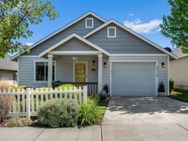 3714 SW 29th Street, Redmond, OR 97756