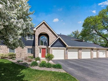 2494 Wilshire Court, Mendota Heights, MN 55120