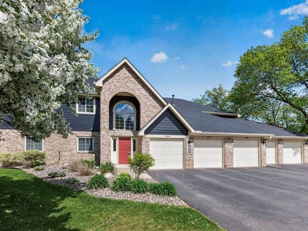 2494 Wilshire Court, Mendota Heights, MN 55120