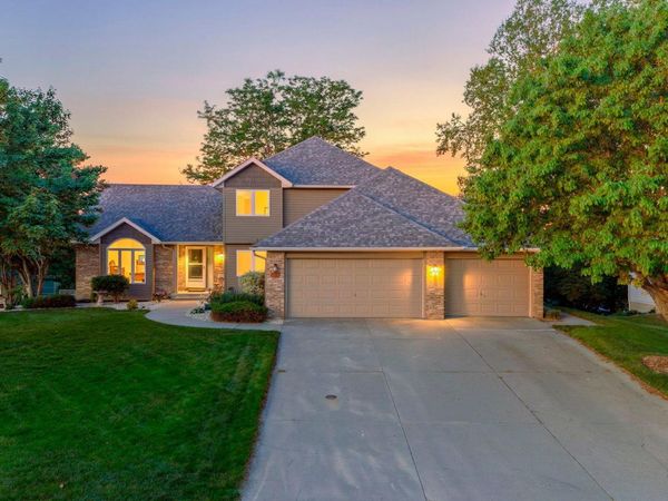 10791 Alberton Way, Inver Grove Heights, MN 55077