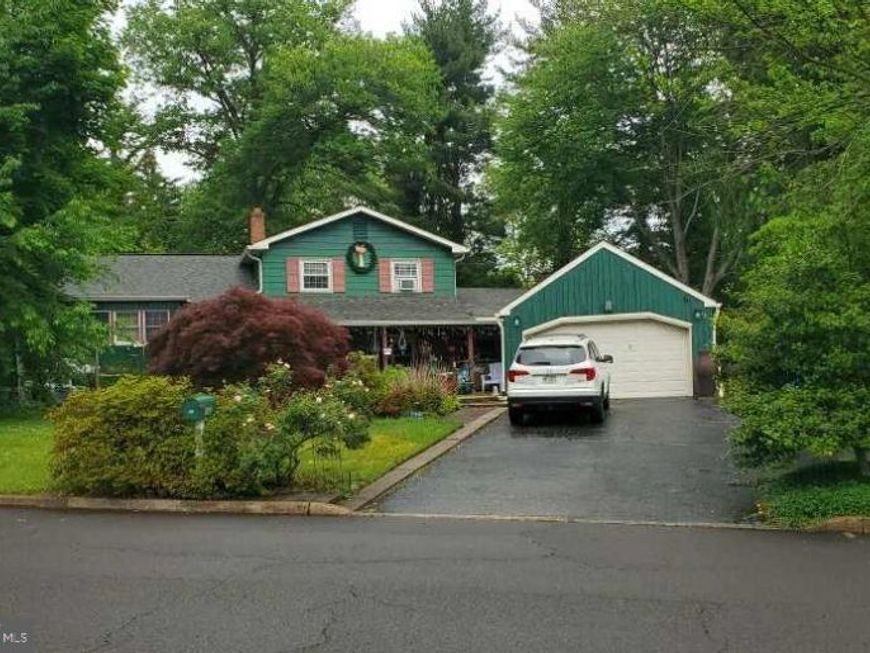 700 Gordon Drive, Yardley, PA 19067 Main Photo