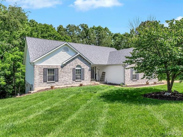 115 Apache Drive , Pacific, MO 63069