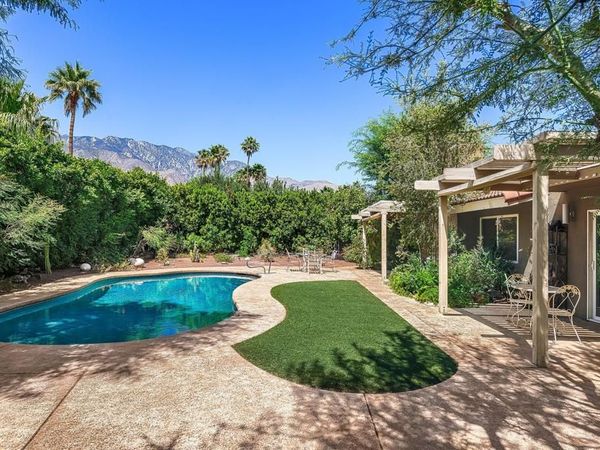 1391 E Gem Circle, Palm Springs, CA 92262