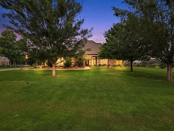 186 Las Colinas Trail, Cross Roads, TX 76227