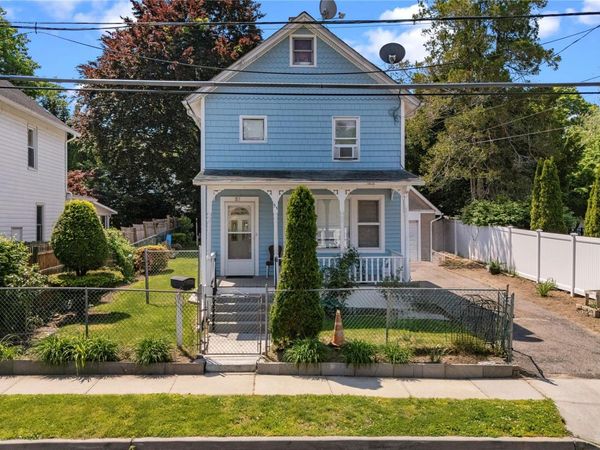 53 valentine st , Glen Cove, NY 11542