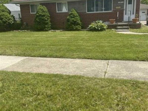 23672 Wellington Avenue , Warren, MI 48089