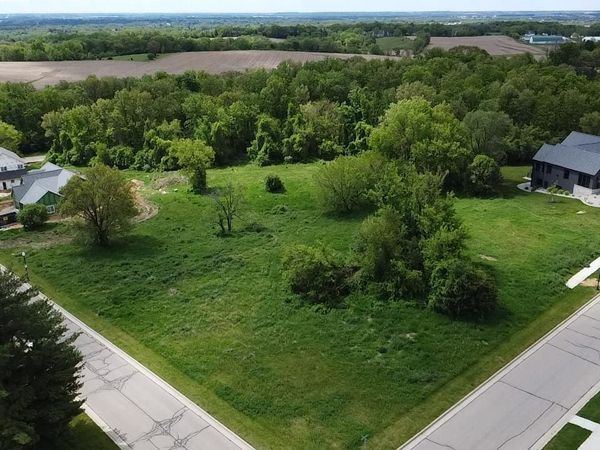 2810 Arbor Ridge Way, Janesville, WI 53548