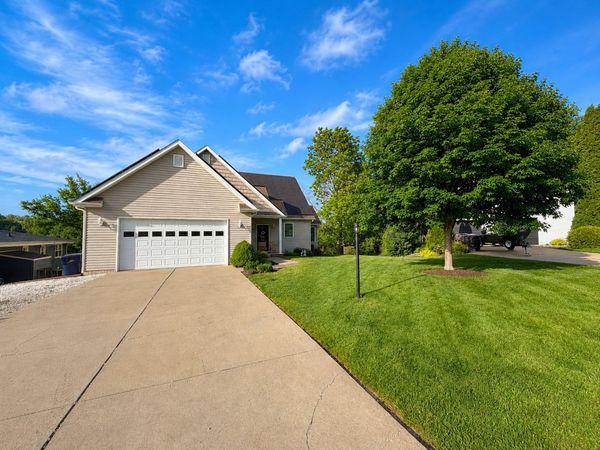 4906 S Sir Lionel Court , Mapleton, IL 61547