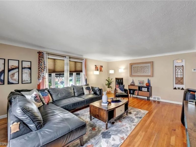 9309 Garfield Boulevard , Garfield Heights, OH 44125 Photo 8