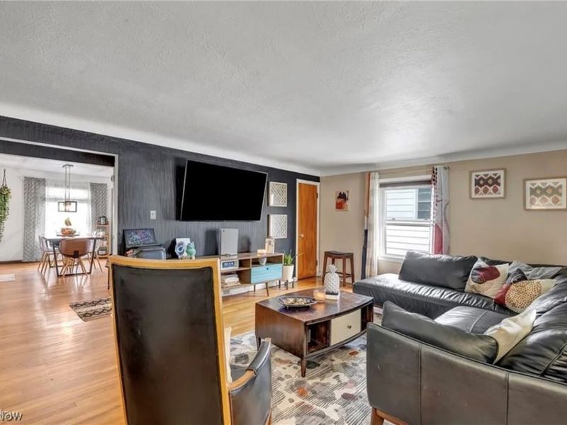 9309 Garfield Boulevard , Garfield Heights, OH 44125 Photo 9