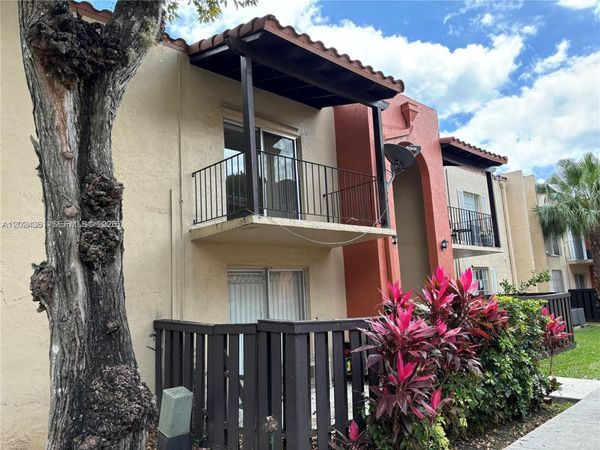 10744 N Kendall , Unit M-18, Miami, FL 33176