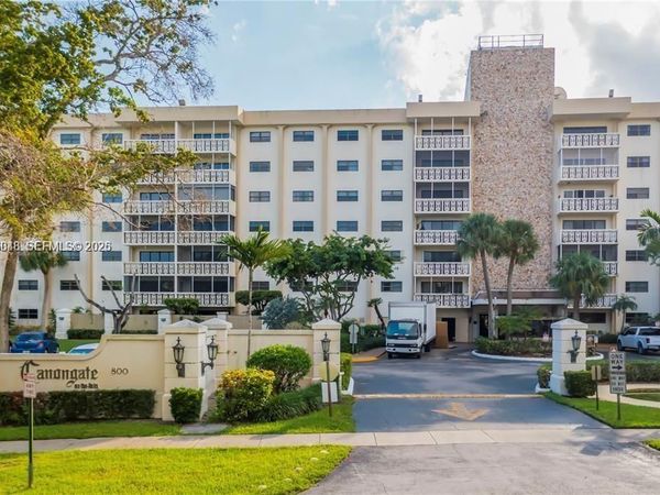 800 NE 195th St , Unit 720, Miami, FL 33179