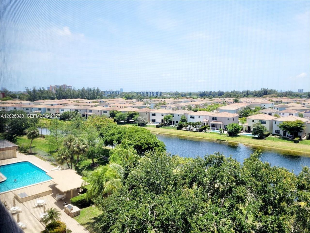 800 NE 195th St , Unit 720, Miami, FL 33179 Photo