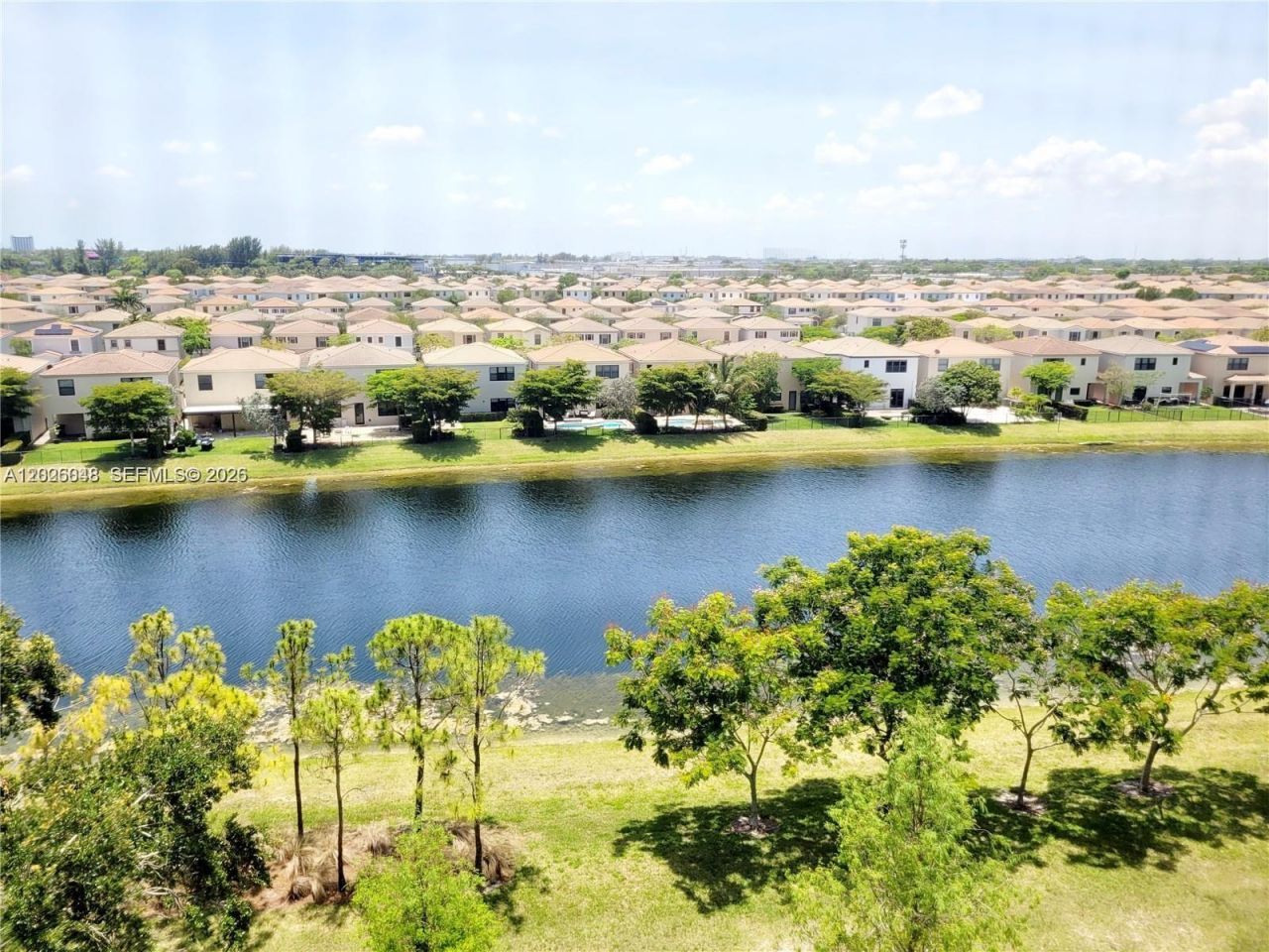 800 NE 195th St , Unit 720, Miami, FL 33179 Photo