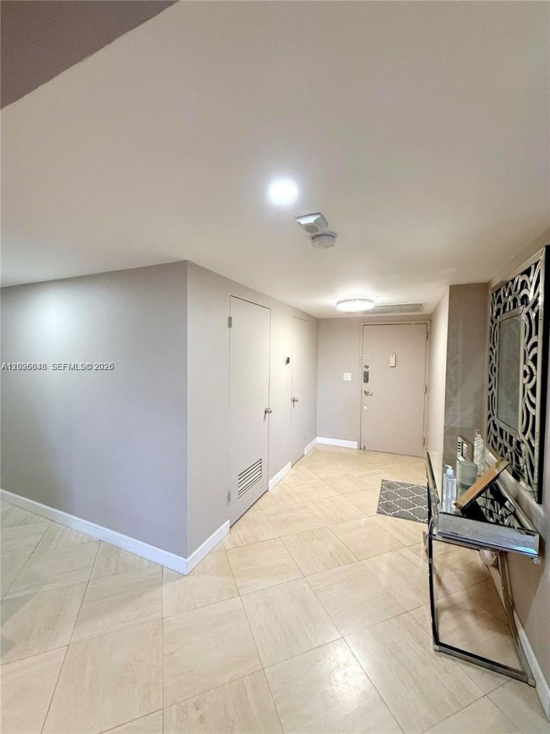 800 NE 195th St , Unit 720, Miami, FL 33179 Photo