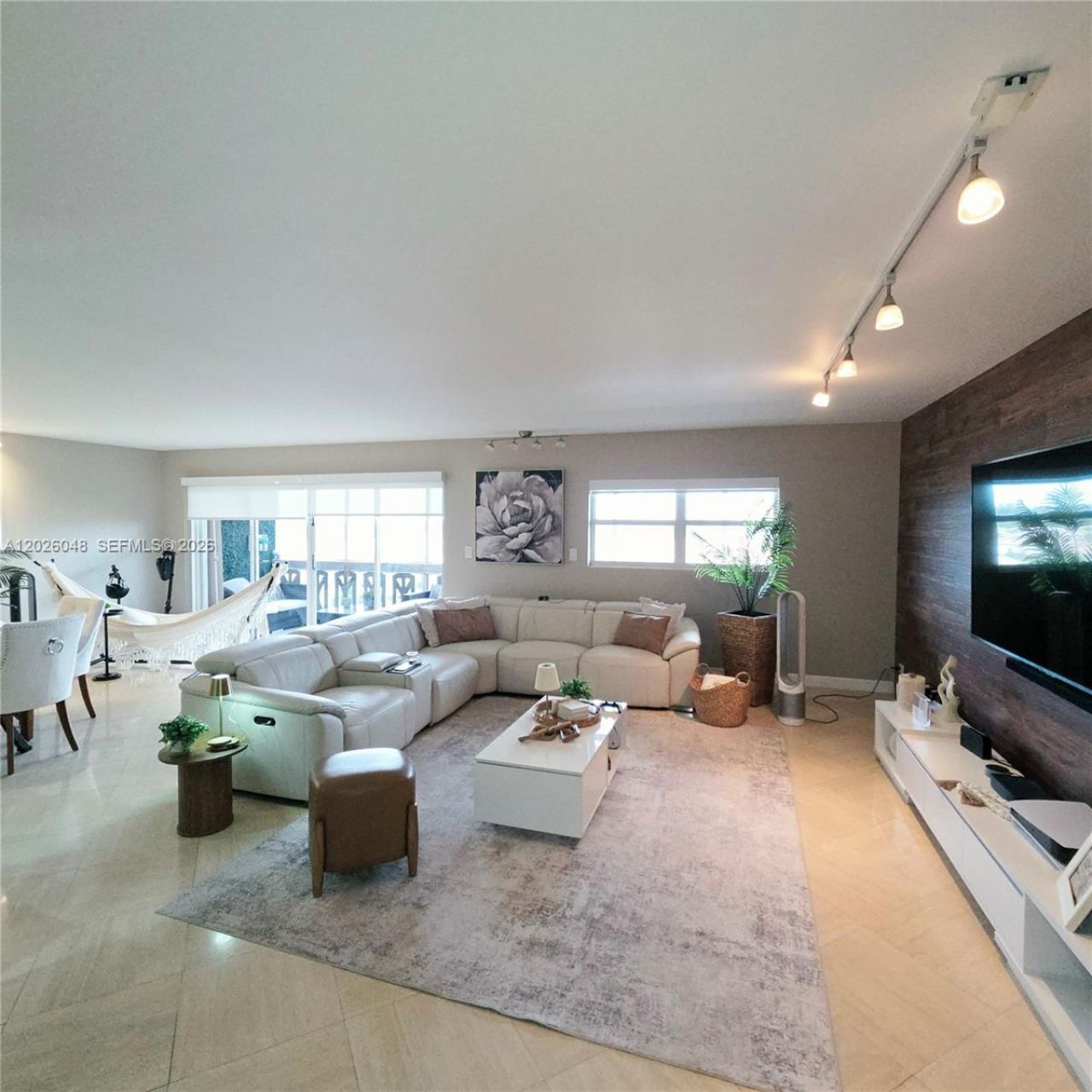 800 NE 195th St , Unit 720, Miami, FL 33179 Photo
