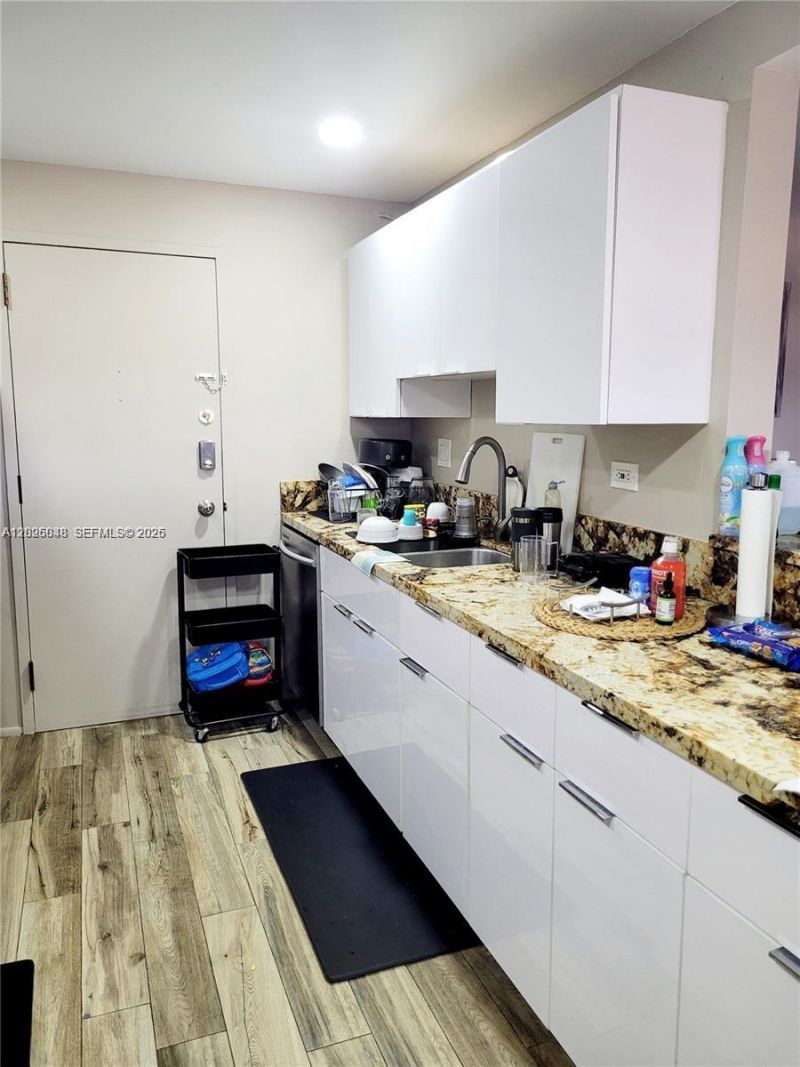 800 NE 195th St , Unit 720, Miami, FL 33179 Photo