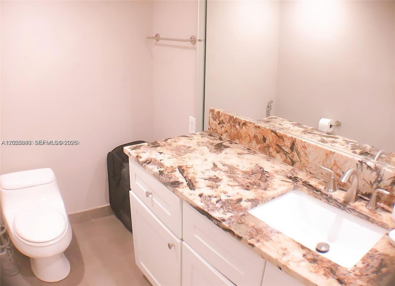 800 NE 195th St , Unit 720, Miami, FL 33179 Photo