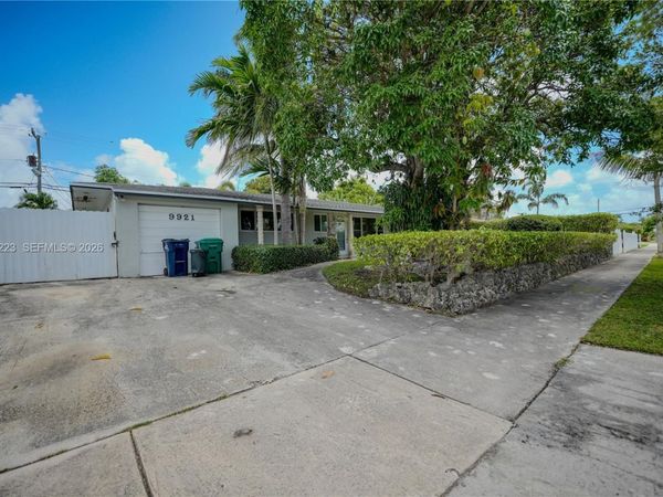 9921 SW 165th Ter , Miami, FL 33157