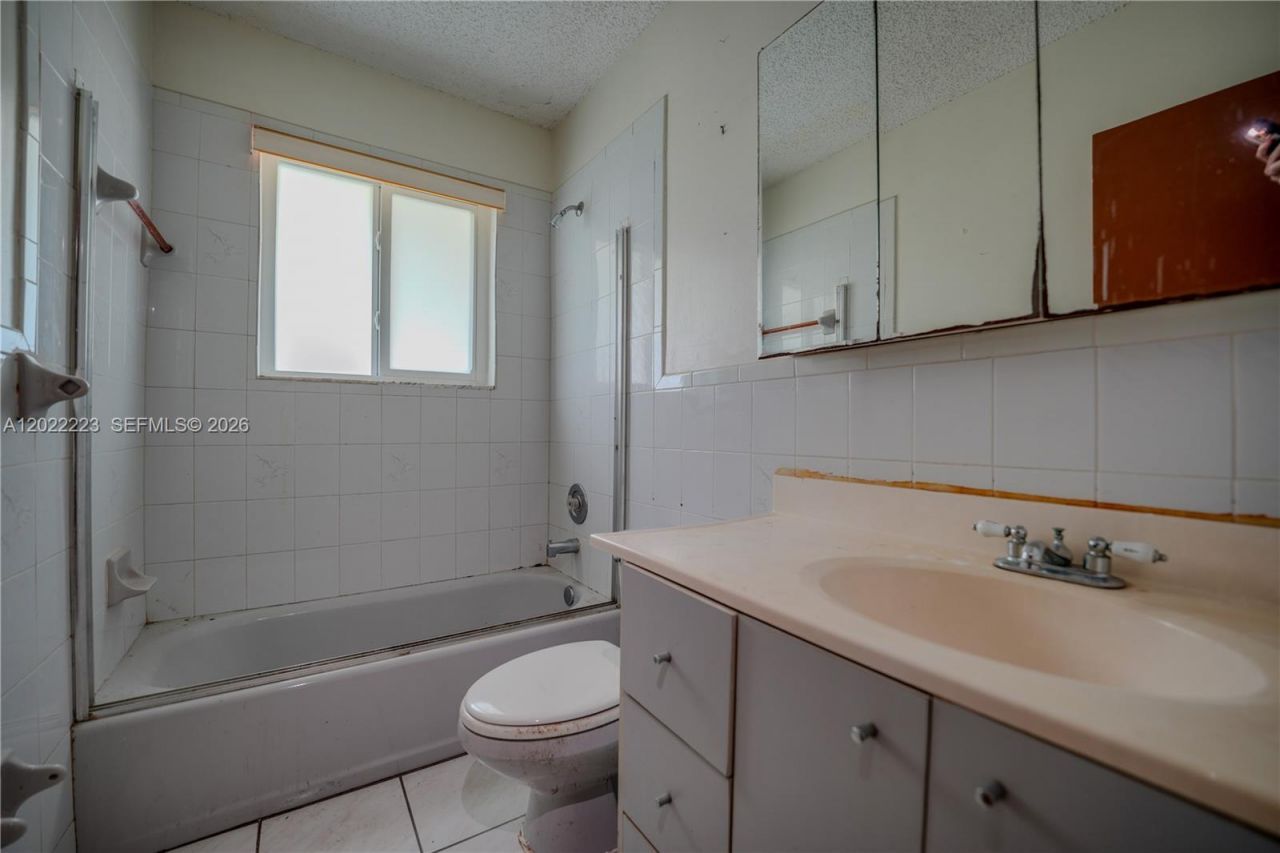9921 SW 165th Ter , Miami, FL 33157 Photo