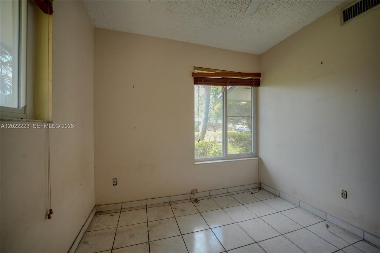 9921 SW 165th Ter , Miami, FL 33157 Photo