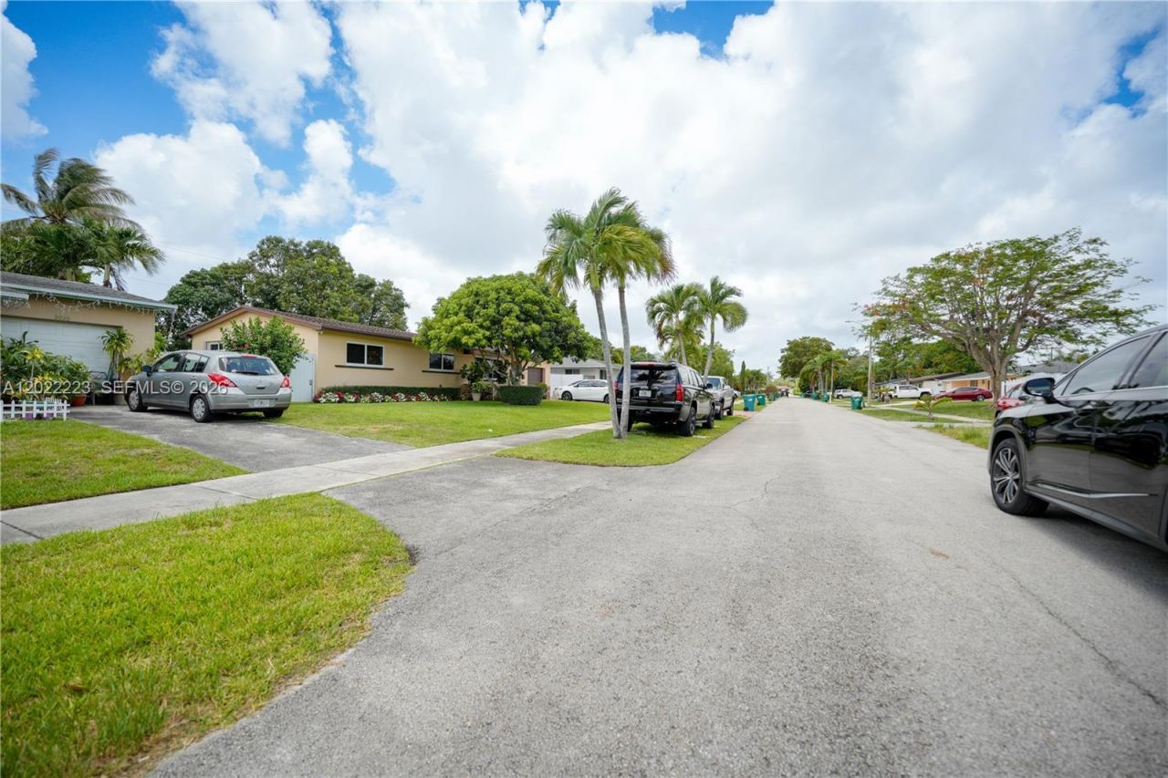9921 SW 165th Ter , Miami, FL 33157 Photo