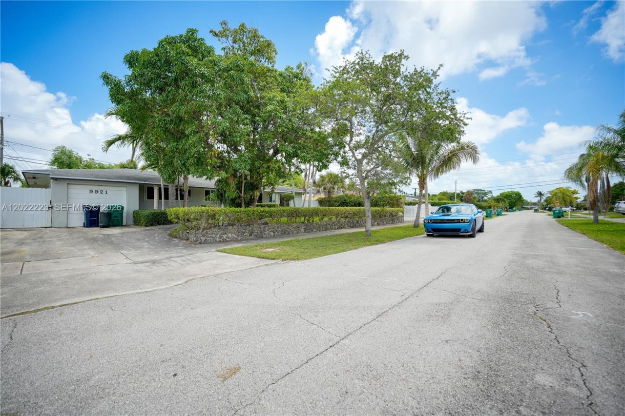 9921 SW 165th Ter , Miami, FL 33157 Photo