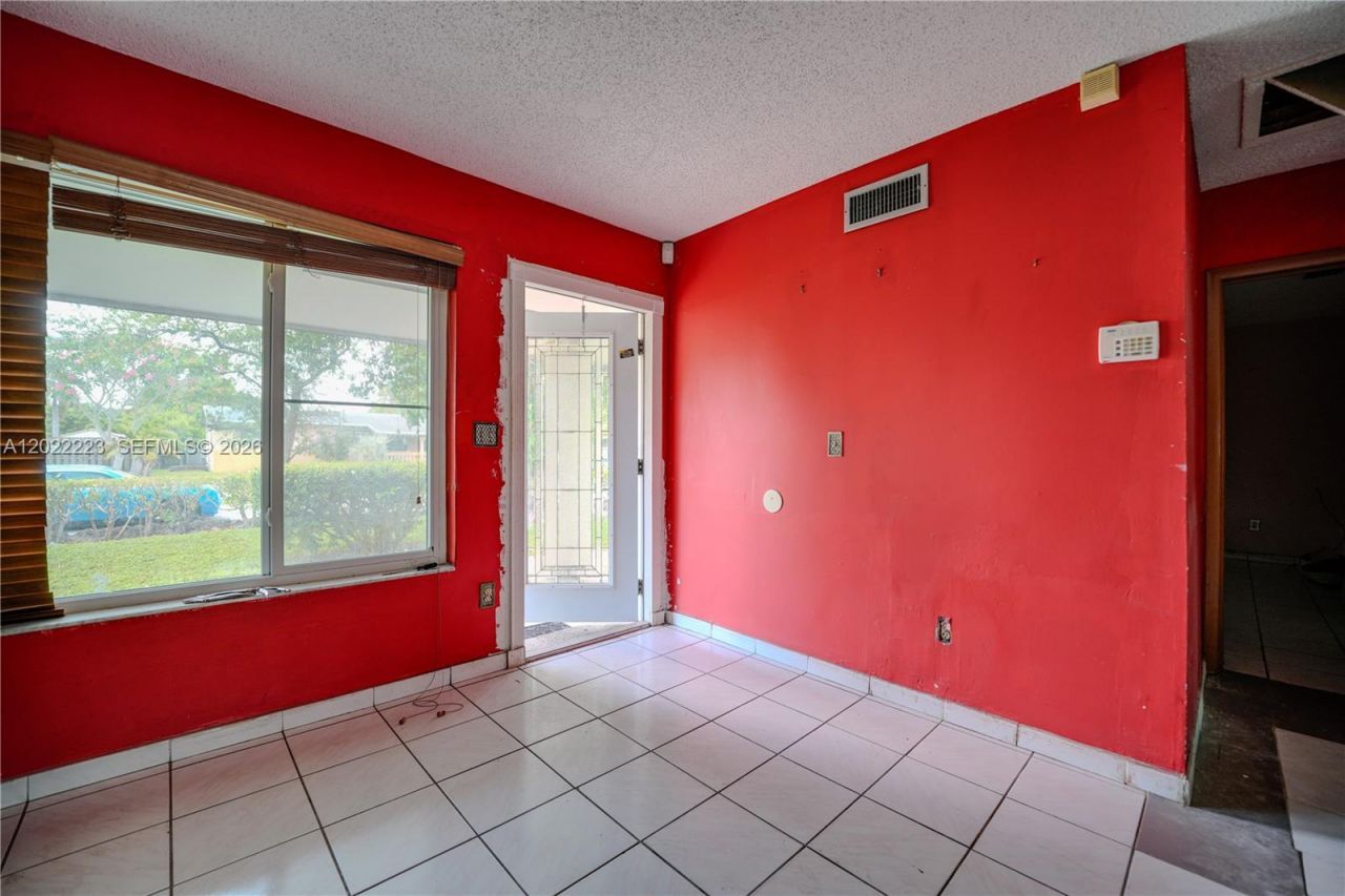 9921 SW 165th Ter , Miami, FL 33157 Photo