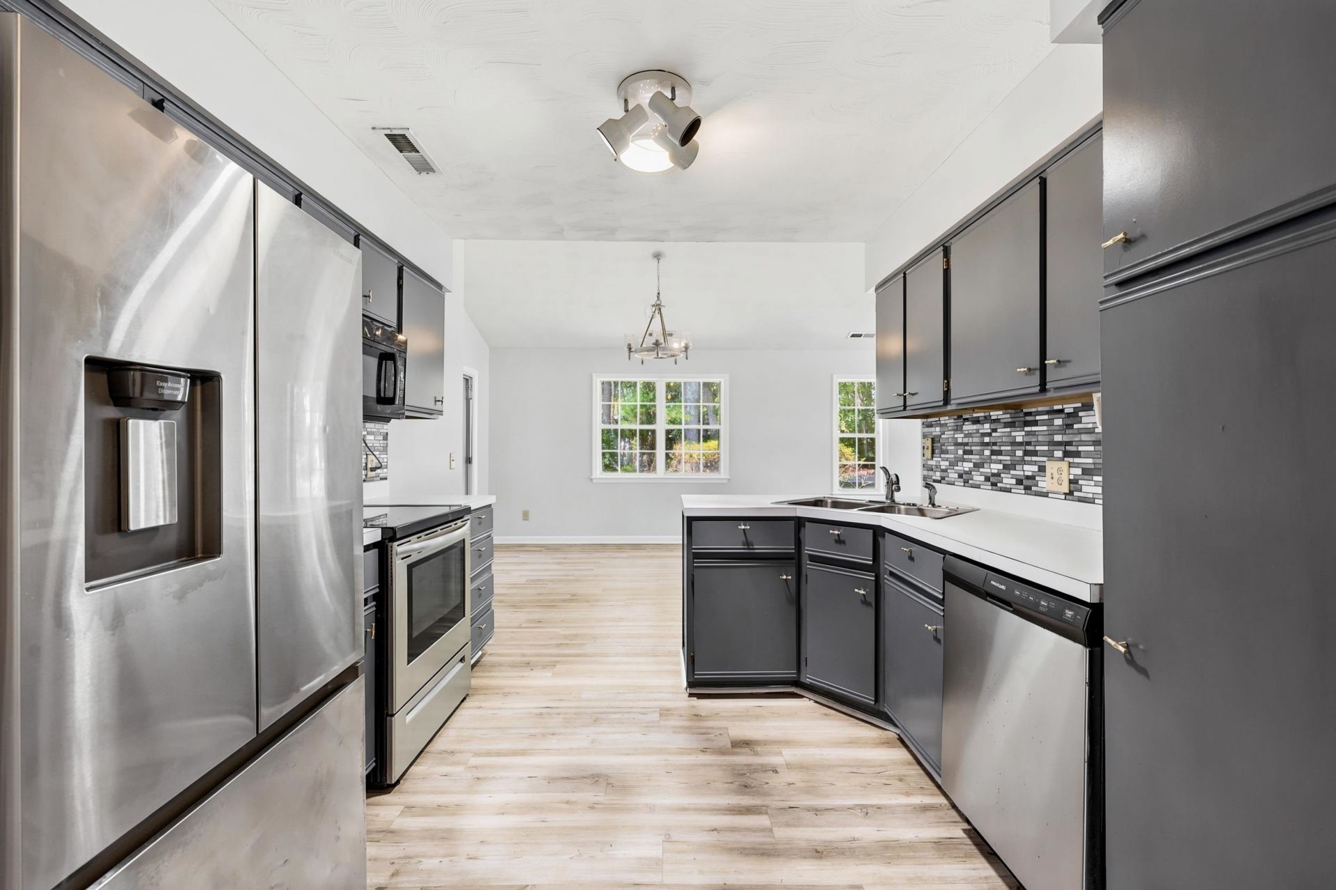 261 Gateway Dr.  Photo 12