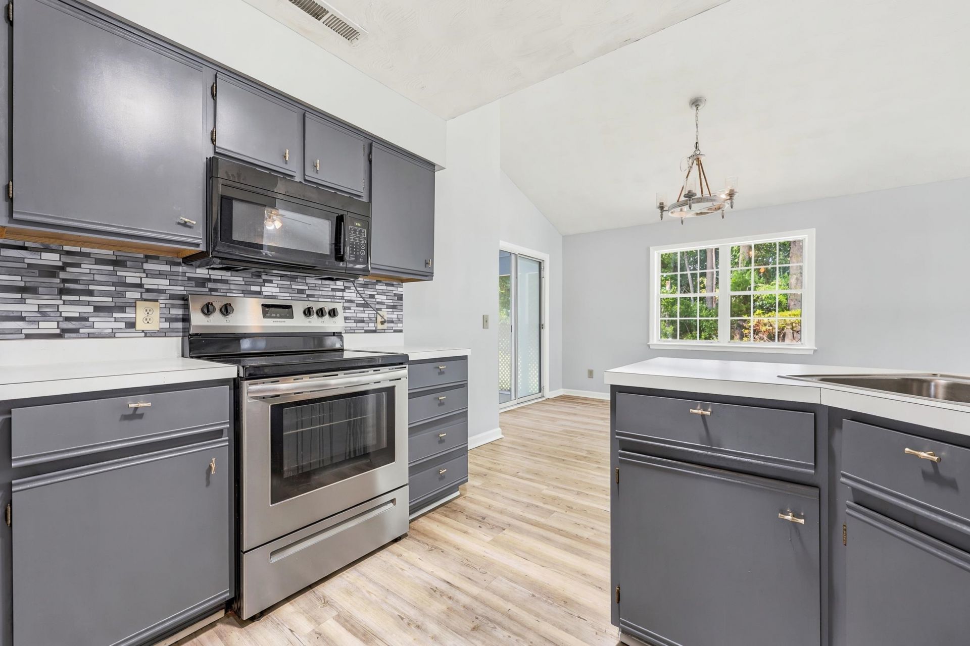 261 Gateway Dr.  Photo 14