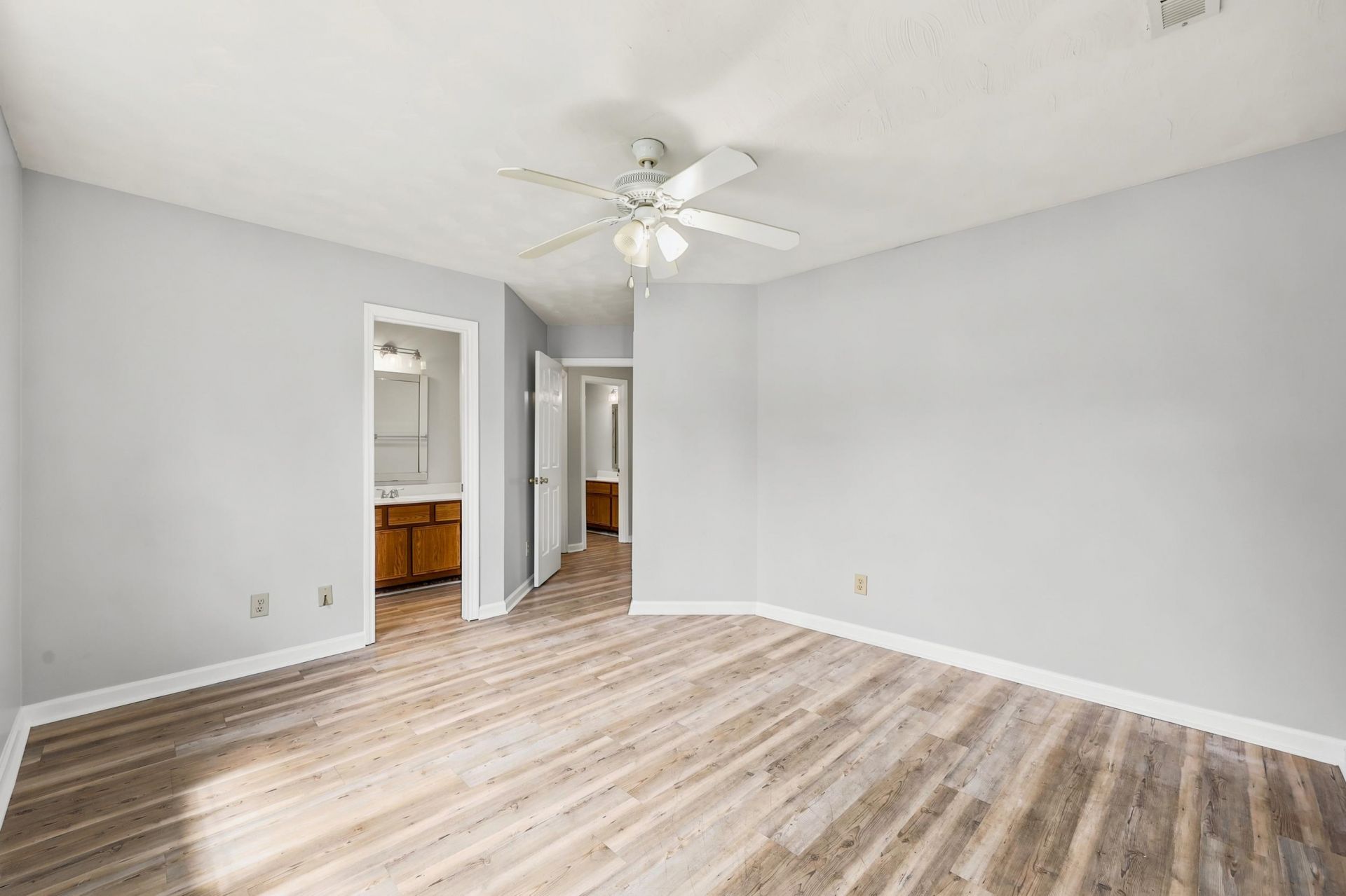 261 Gateway Dr.  Photo 15