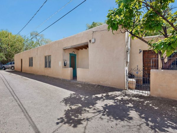 318 Pino Road , Santa Fe, NM 87505