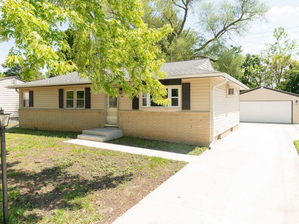2261 Robinson Dr, Beloit, WI 53511