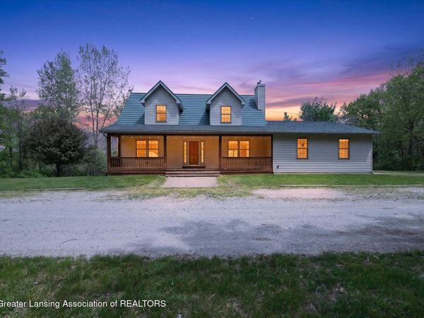 1300 E Round Lake Road, DeWitt, MI 48820