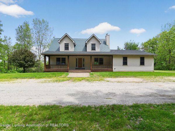 1300 E Round Lake Road, DeWitt, MI 48820