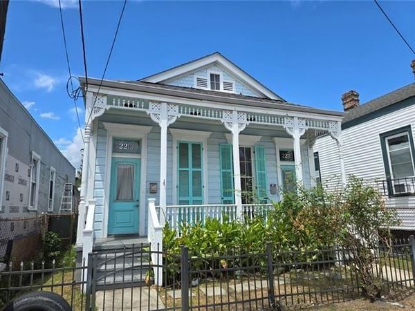 2211 MAGNOLIA Street, New Orleans, LA 70113