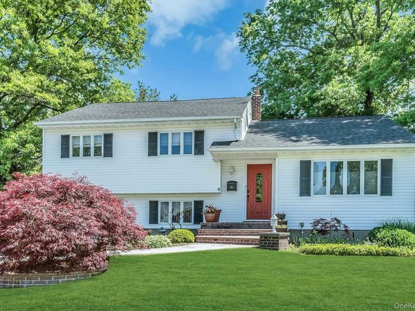 14 Radnor Court, Hicksville, NY 11801