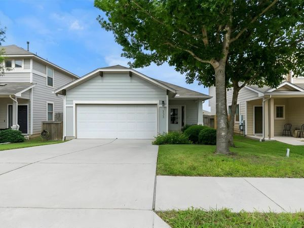 535 Twisted Oaks LN, Buda, TX 78610